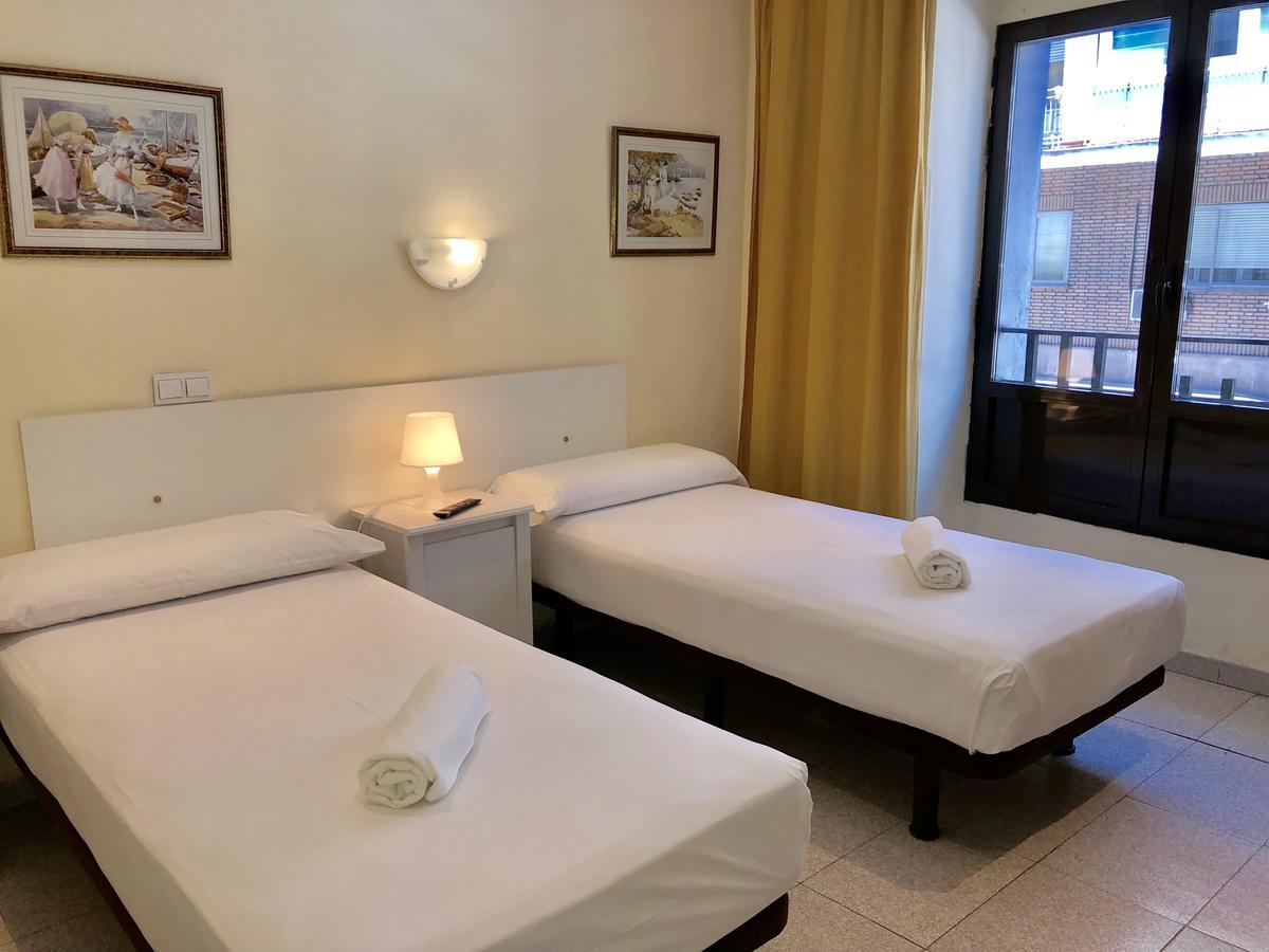 Hostal Arriaza Мадрид Екстер'єр фото