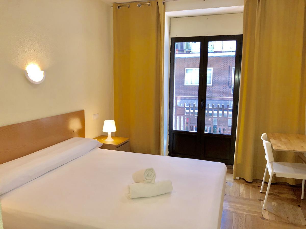 Hostal Arriaza Мадрид Екстер'єр фото