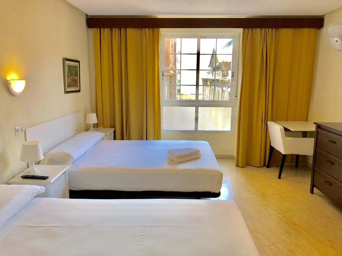 Hostal Arriaza Мадрид Екстер'єр фото