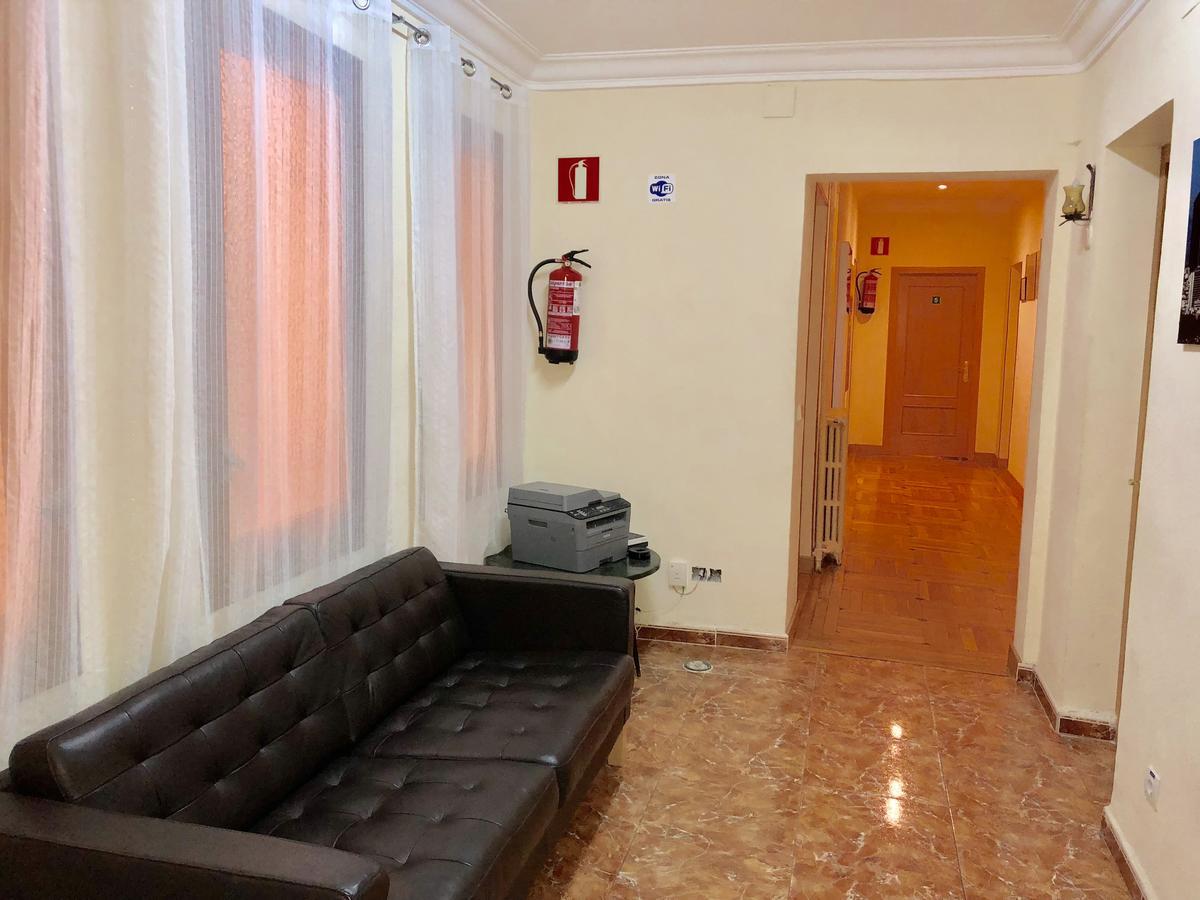 Hostal Arriaza Мадрид Екстер'єр фото
