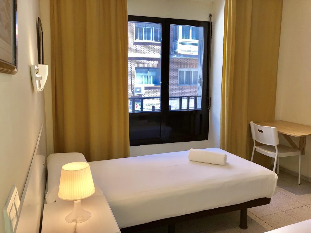 Hostal Arriaza Мадрид Екстер'єр фото