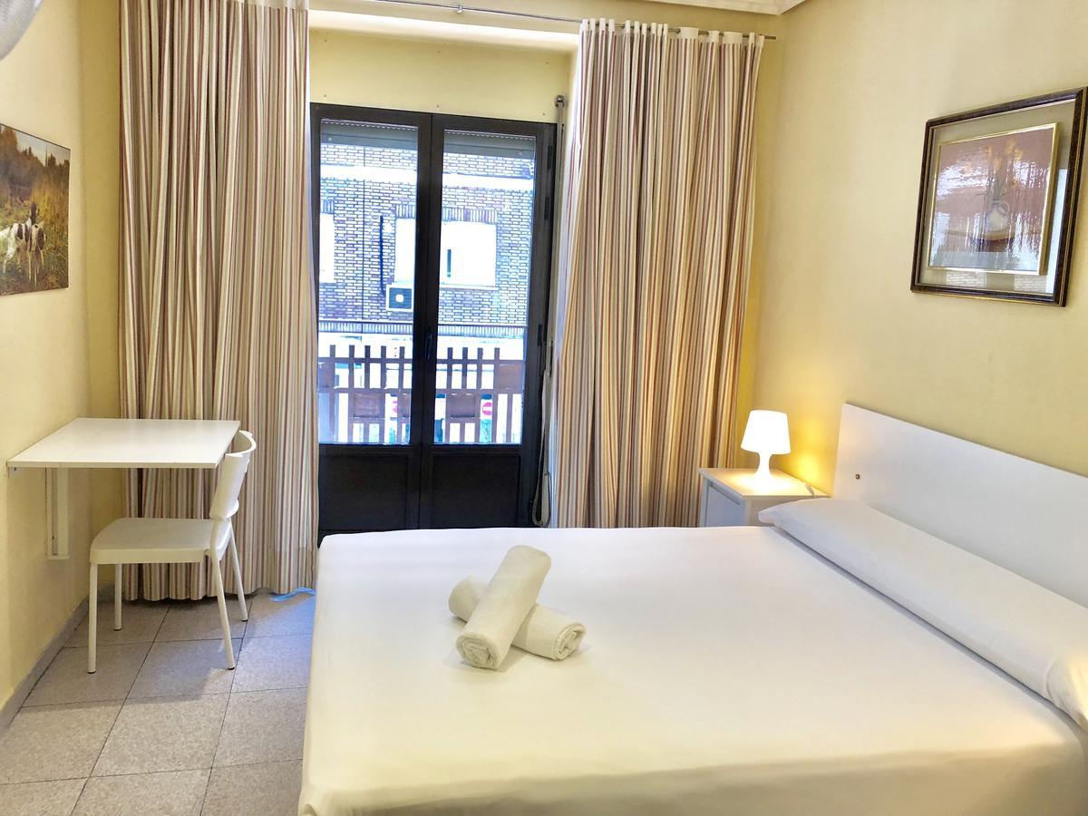 Hostal Arriaza Мадрид Екстер'єр фото