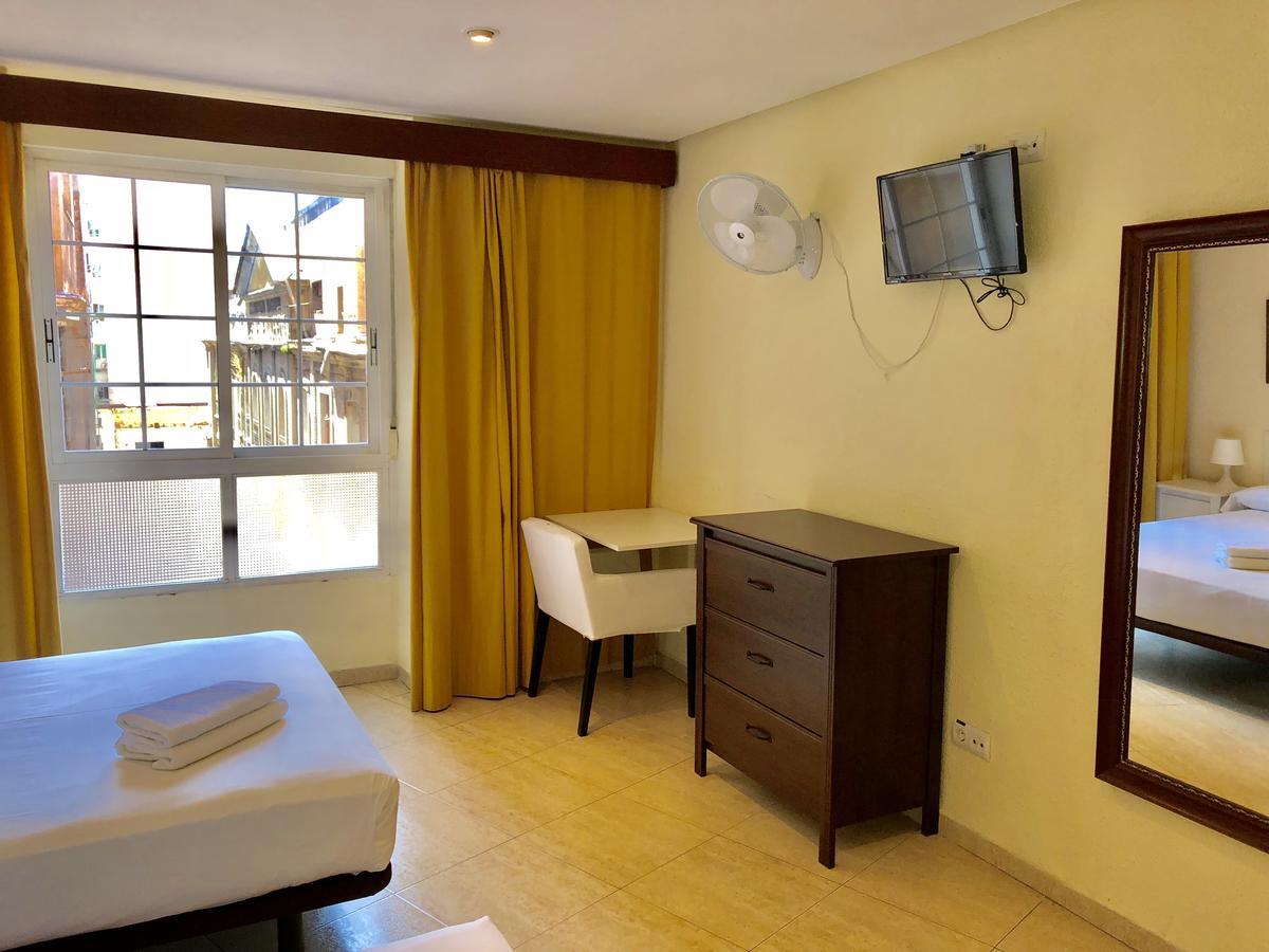 Hostal Arriaza Мадрид Екстер'єр фото