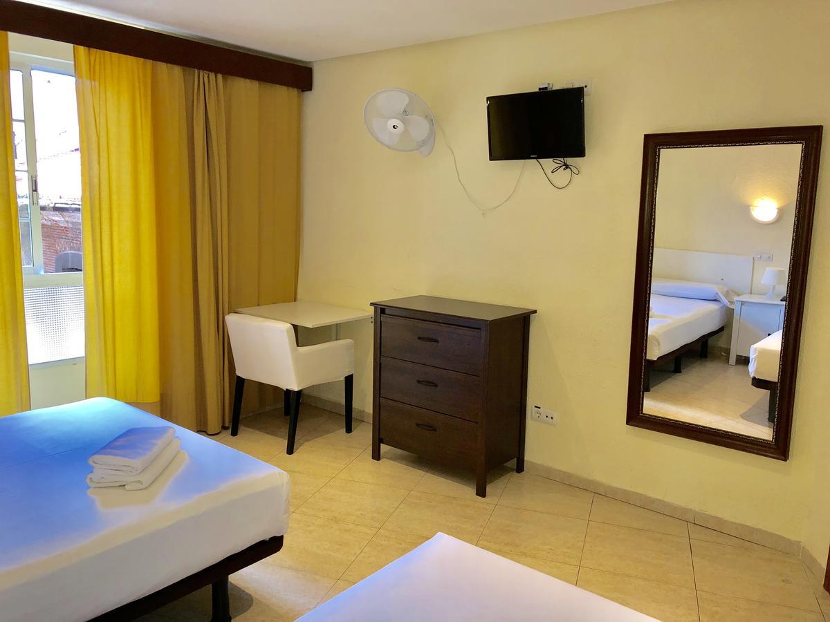 Hostal Arriaza Мадрид Екстер'єр фото