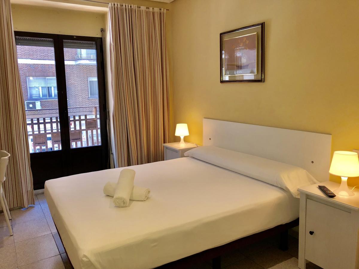 Hostal Arriaza Мадрид Екстер'єр фото