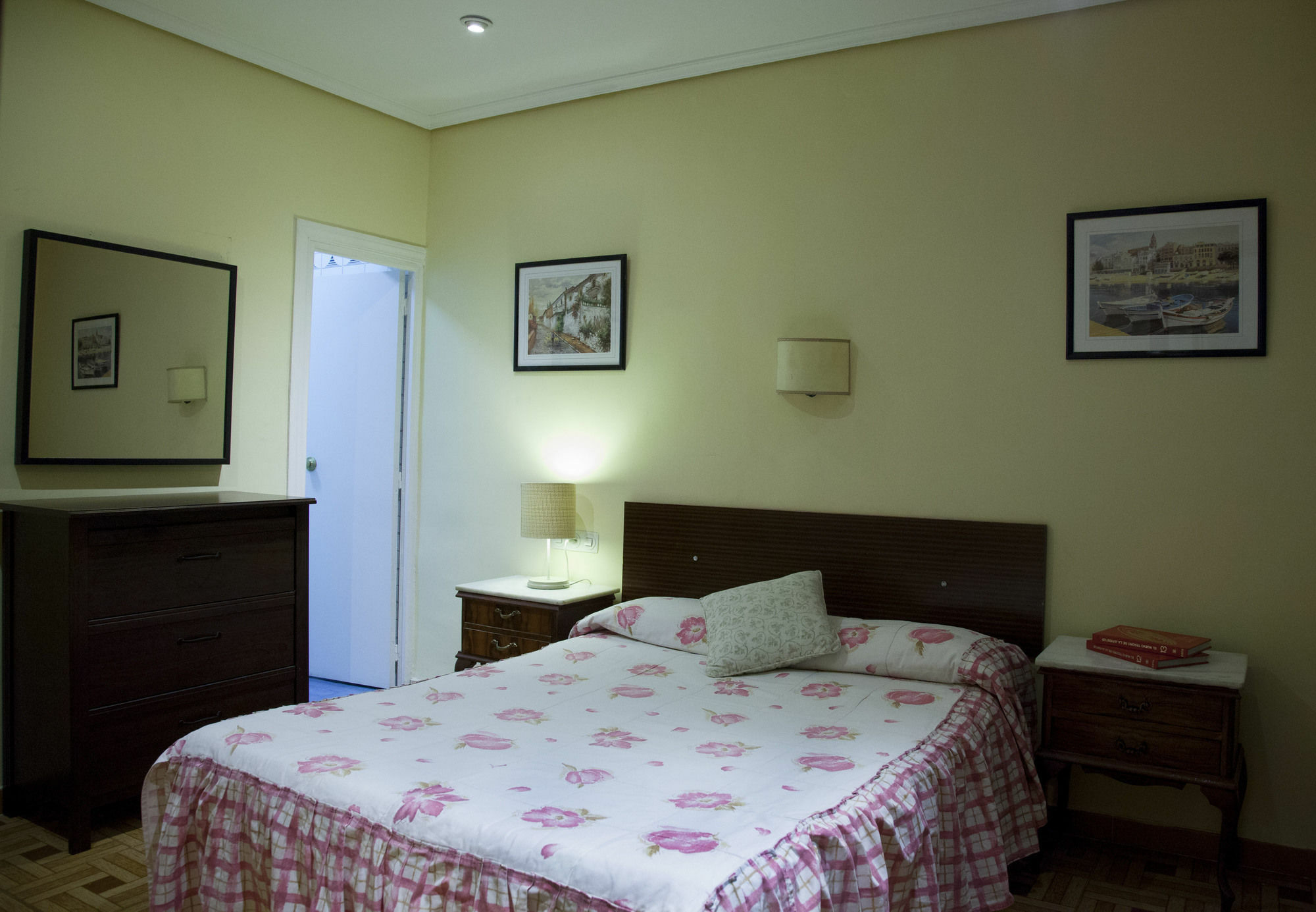 Hostal Arriaza Мадрид Екстер'єр фото